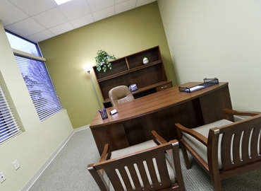 250 m² Business center place available to rent in Huntsville, AL, 7027 Old Madison Pike (35806) - 1 | MatchOffice.com