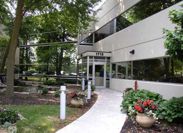 300 m² Business center place up for rent in Maumee, OH, 1715 Indian Wood Circle (43537) - 0 | MatchOffice.com