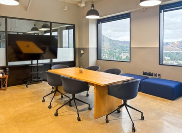 10 m² Coworking space  in Burbank, CA, 3900 W Alameda (91505) - 8 | MatchOffice