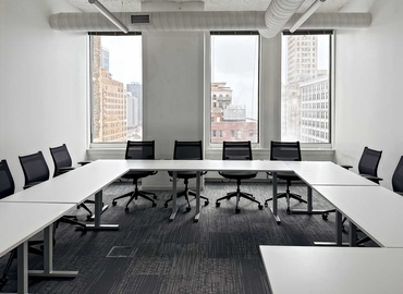 Virtual office space in Chicago, IL, 1 N State St (60602) - 1 | MatchOffice.com