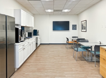 10 m² Shared workspace  in Chicago, IL, 4849 N. Milwaukee Ave. (60630) - 6 | MatchOffice.com