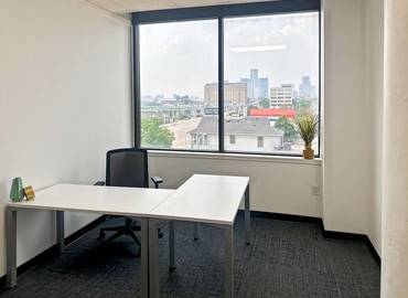 10 m² Shared workspace  in Detroit, MI, 2751 E Jefferson Ave (48207) - 3 | MatchOffice