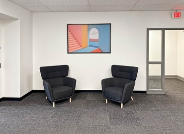 10 m² Business space in Detroit, MI, 2751 E Jefferson Ave (48207) - 12 | MatchOffice.com