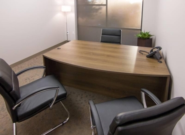 197 m² Business center in Chandler, AZ, 2705 S. Alma School Rd. (85286) - 1 | MatchOffice