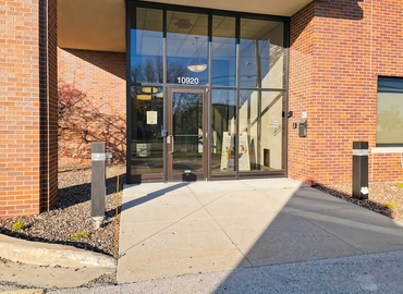 10 m² Business center in West Allis, WI, 10920 W Lincoln Avenue (53227) - 0 | MatchOffice