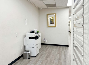 10 m² Business park in Valencia, 	CA, 27125 Sierra  Hwy (91351) - 8 | MatchOffice