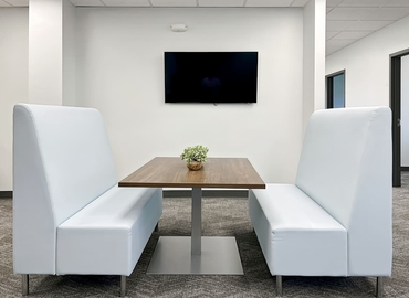 10 m² Shared workspace  in Grand Rapids, MI, 4595 Broadmoor Ave SE (49512) - 9 | MatchOffice.com