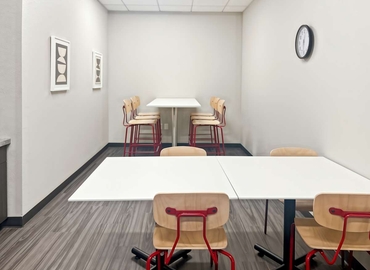 Virtual address in Fresno, CA, 265 E River Park Circle (93720) - 8 | MatchOffice.com