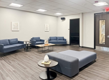 10 m² Shared workspace  in Fresno, CA, 265 E River Park Circle (93720) - 4 | MatchOffice.com