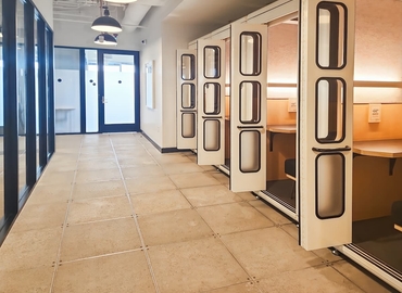 Virtual office space in The Woodlands, TX, 1725 Hughes Landing Blvd (77380) - 9 | MatchOffice.com