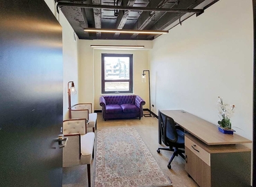 Virtual office space in Chicago, IL, 1200 N. Ashland Avenue (60622) - 3 | MatchOffice.com