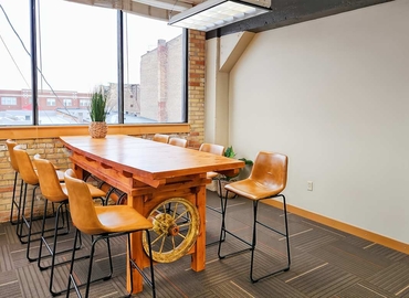 10 m² Shared workspace  in Downtown, 118 S Adams St (54301) - 4 | MatchOffice.com