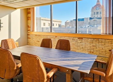 10 m² Shared workspace  in Downtown, 118 S Adams St (54301) - 8 | MatchOffice.com