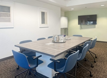 10 m² Coworking space  in Fresno, CA, 1690 W. Shaw Avenue (93711) - 2 | MatchOffice