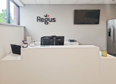 10 m² Coworking space  in Milwaukee, WI, 4848 S 76th St (53220) - 12 | MatchOffice