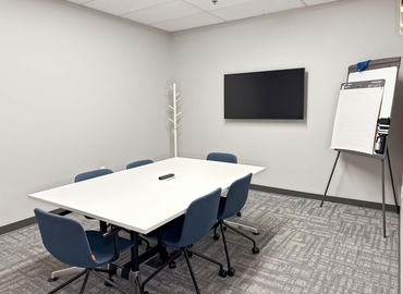 10 m² Business center in Milwaukee, WI, 9000 W. Chester St. (53214) - 2 | MatchOffice.com