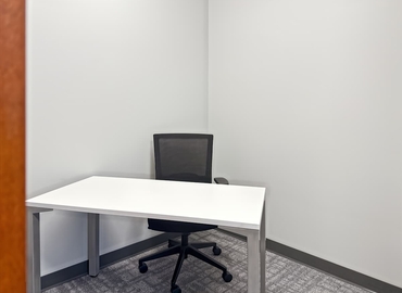 10 m² Coworking  in Milwaukee, WI, 9000 W. Chester St. (53214) - 12 | MatchOffice.com