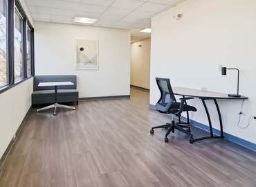 10 m² Business park in West Allis, WI, 10150 W National Ave (53227) - 10 | MatchOffice.com