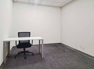 10 m² Coworking  in West Allis, WI, 10150 W National Ave (53227) - 3 | MatchOffice.com