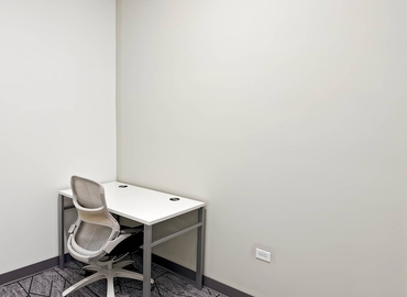 10 m² Business space in Chicago, IL, 2828 N Clark St (60453) - 6 | MatchOffice.com