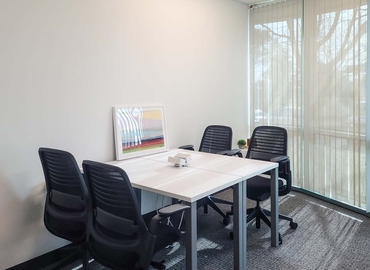 10 m² Shared workspace  in Sacramento, CA, 2180 Harvard St. (95815) - 9 | MatchOffice.com