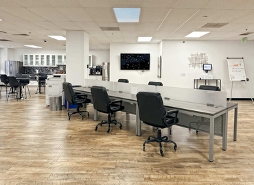 10 m² Shared workspace  in Santa Rosa, CA, 901 W Civic Center Dr. (92703) - 7 | MatchOffice.com