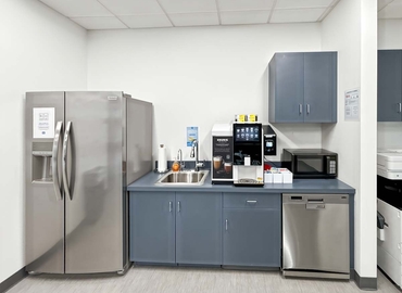 Virtual office space in Bakersfield, CA, 5701 Truxtun Ave. (93309) - 5 | MatchOffice.com