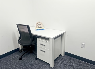 10 m² Coworking space  in Bakersfield, CA, 5701 Truxtun Ave. (93309) - 6 | MatchOffice.com