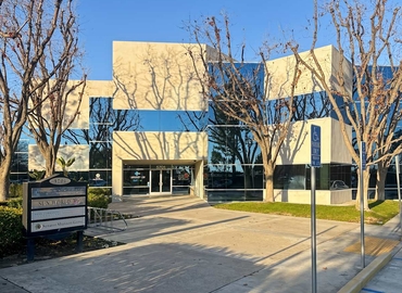 10 m² Shared workspace  in Bakersfield, CA, 5701 Truxtun Ave. (93309) - 12 | MatchOffice.com