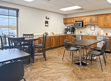 10 m² Business space in Hutchinson, 1632 E 23rd Ave (67501) - 11 | MatchOffice.com