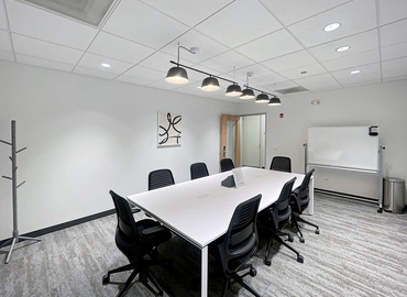 10 m² Shared office  in Oak Brook, IL, 999 Oakmont Plaza Drive (60559) - 3 | MatchOffice.com