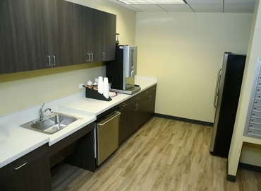 220 m² Serviced office place up for rent in Chicago, IL, 8745 W. Higgins Rd. (60631) - 9 | MatchOffice.com