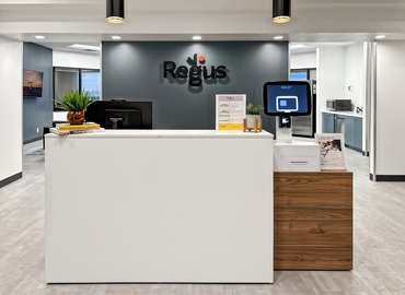 10 m² Shared workspace  in Sacramento, CA, 1750 Howe Ave (95825) - 1 | MatchOffice.com