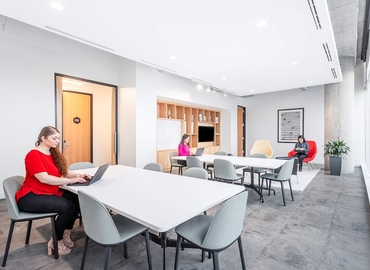 Virtual office in Dallas, TX, 2550 Pacific Avenue (75226) - 2 | MatchOffice.com