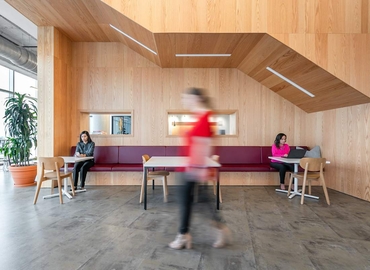 10 m² Shared workspace  in Dallas, TX, 2550 Pacific Avenue (75226) - 13 | MatchOffice.com