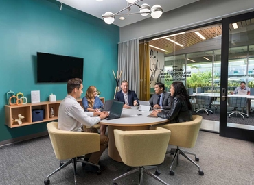 10 m² Shared workspace  in Irvine, CA, 17875 Von Karman Avenue (92614) - 2 | MatchOffice.com