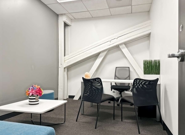 Virtual office in Glendale, CA, 201 North Brand Boulevard (91203) - 3 | MatchOffice.com