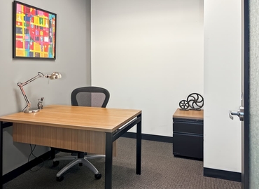 10 m² Shared workspace  in Seattle, WA, 2219 Rimland Drive (98226) - 12 | MatchOffice