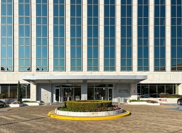 10 m² Serviced office in Houston Westside, TX, 5444 Westheimer (77056) - 0 | MatchOffice.com