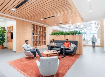 Virtual office space in Santa Monica, CA, 2450 Colorado Avenue (90404) - 8 | MatchOffice