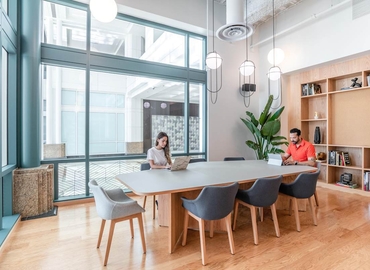 10 m² Shared workspace  in Santa Monica, CA, 2450 Colorado Avenue (90404) - 3 | MatchOffice