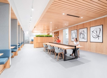 10 m² Coworking space  in Santa Monica, CA, 2450 Colorado Avenue (90404) - 12 | MatchOffice