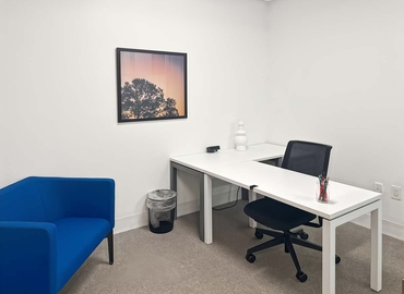 10 m² Shared office  in Miami Coral Gables, FL, 3350 Virginia Street (33133) - 3 | MatchOffice