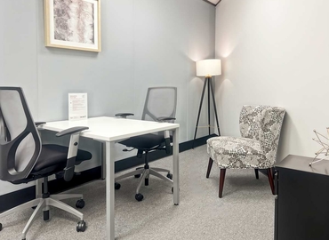 10 m² Coworking space  in Houston Central, TX, 3730 Kirby Drive (77098) - 3 | MatchOffice