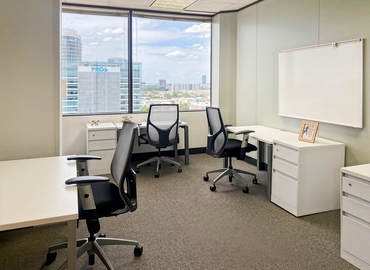 10 m² Co-working  in Houston Central, TX, 3730 Kirby Drive (77098) - 7 | MatchOffice