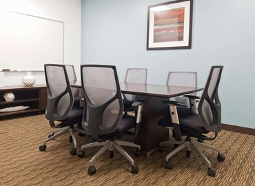 10 m² Shared workspace  in Huntersville, 19109 West Catawba Avenue (28031) - 2 | MatchOffice.com