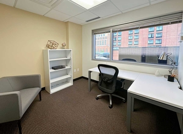 Virtual office space in Lansing, MI, 120 North Washington (48933) - 3 | MatchOffice