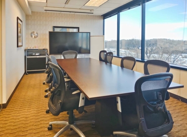 10 m² Business space in Waukesha, WI, N19 W24400 Riverwood Drive (53188) - 2 | MatchOffice