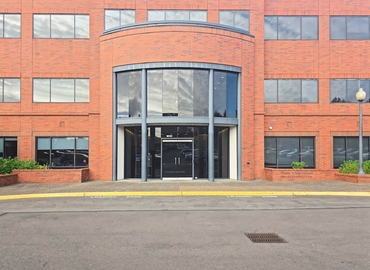 10 m² Co-working  in Clackamas, OR, 10121 Southeast Sunnyside Rd (97015) - 1 | MatchOffice.com