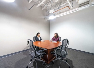 10 m² Co-working  in Houston Central, TX, 2100 West Loop South (77027) - 3 | MatchOffice